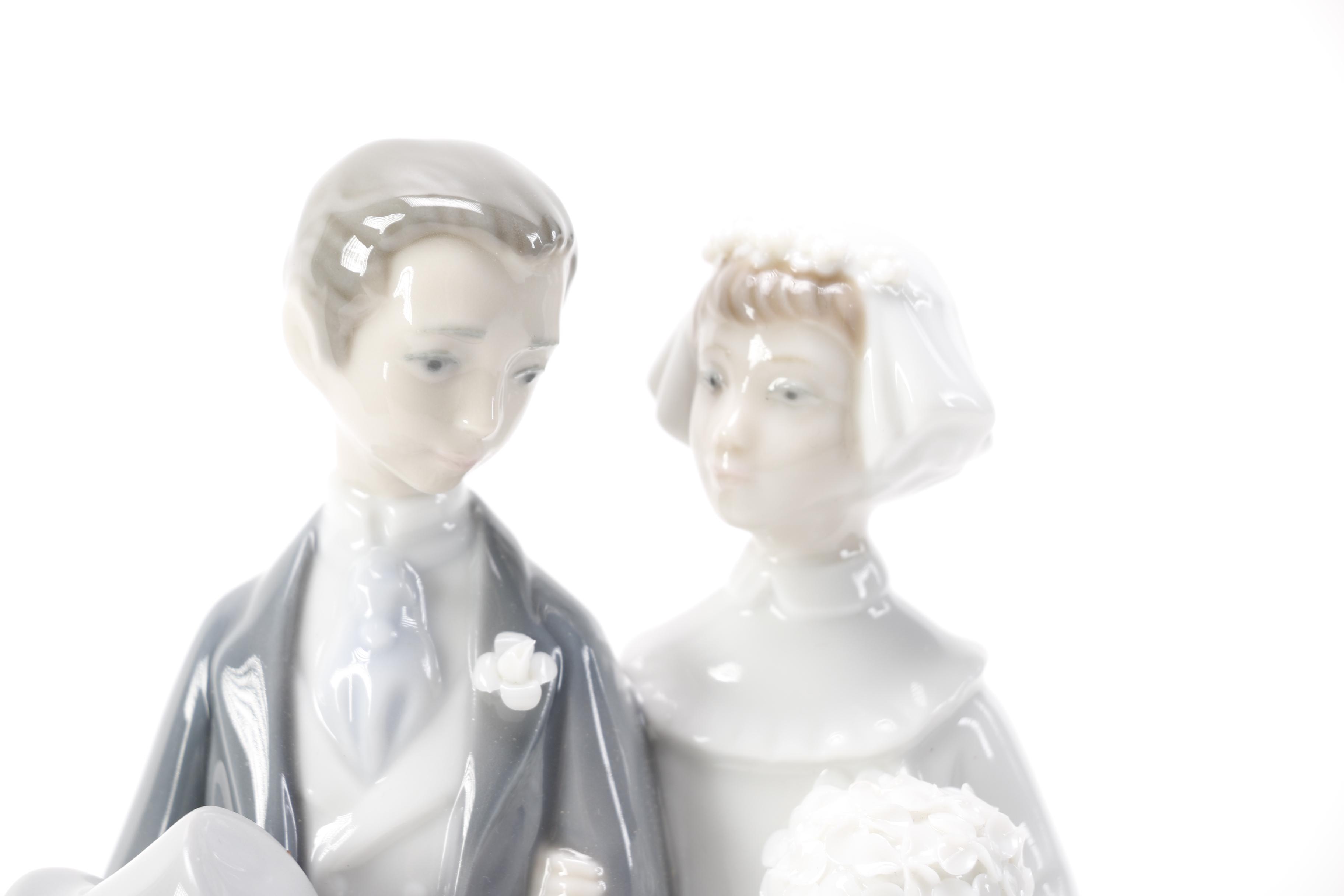 Lladró Wedding Couple Figurine