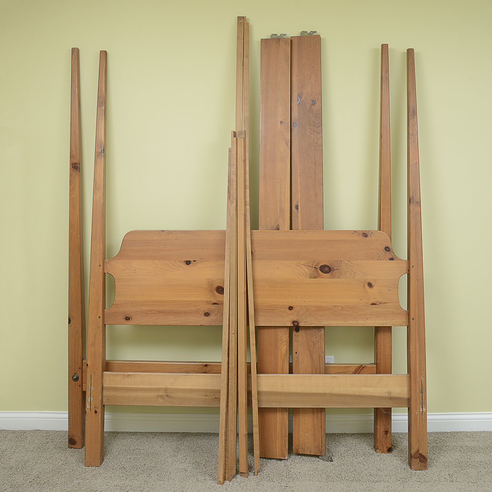 Ethan Allen Pine Queen-Size Four Poster Bed