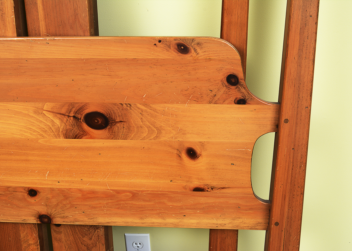 Ethan Allen Pine Queen-Size Four Poster Bed