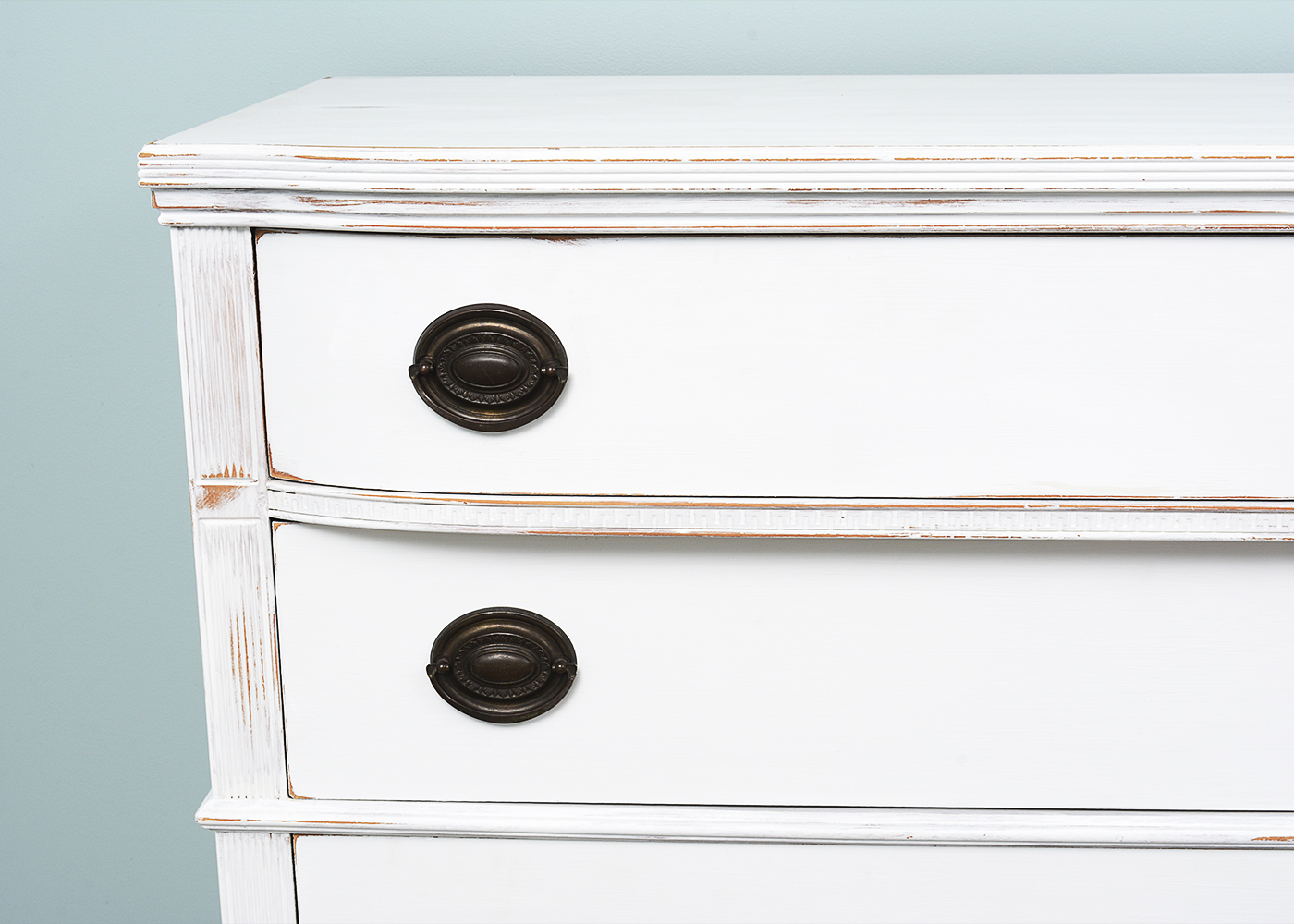 Huntley Furniture Chest of Drawers With Distressed Finish