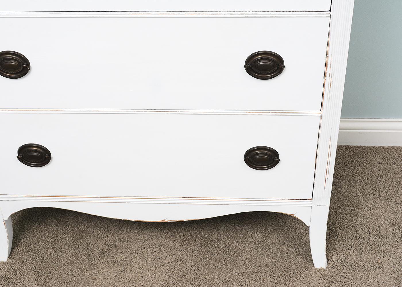 Huntley Furniture Chest of Drawers With Distressed Finish