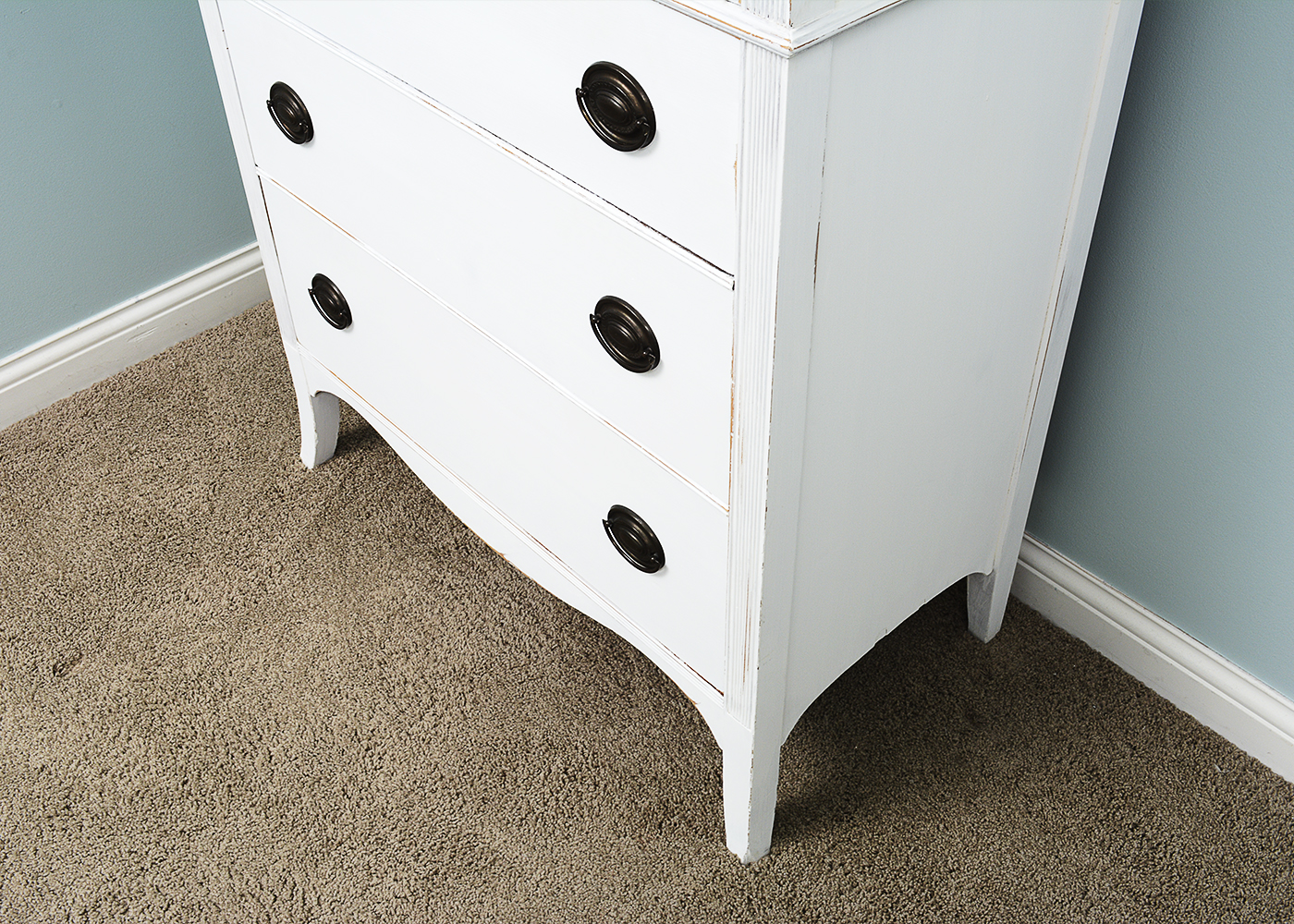 Huntley Furniture Chest of Drawers With Distressed Finish