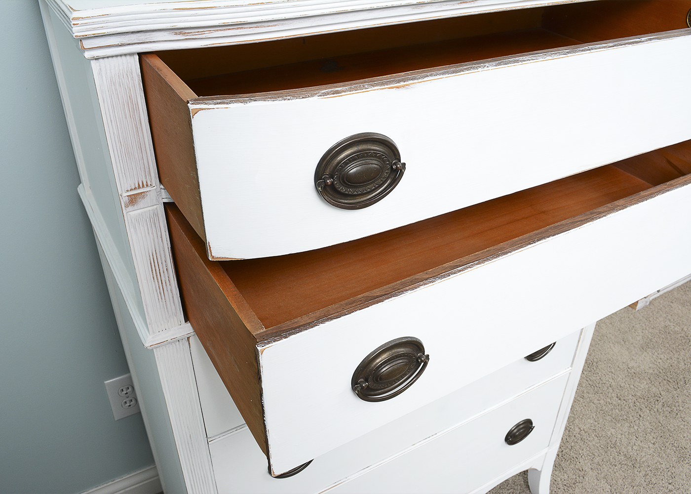 Huntley Furniture Chest of Drawers With Distressed Finish