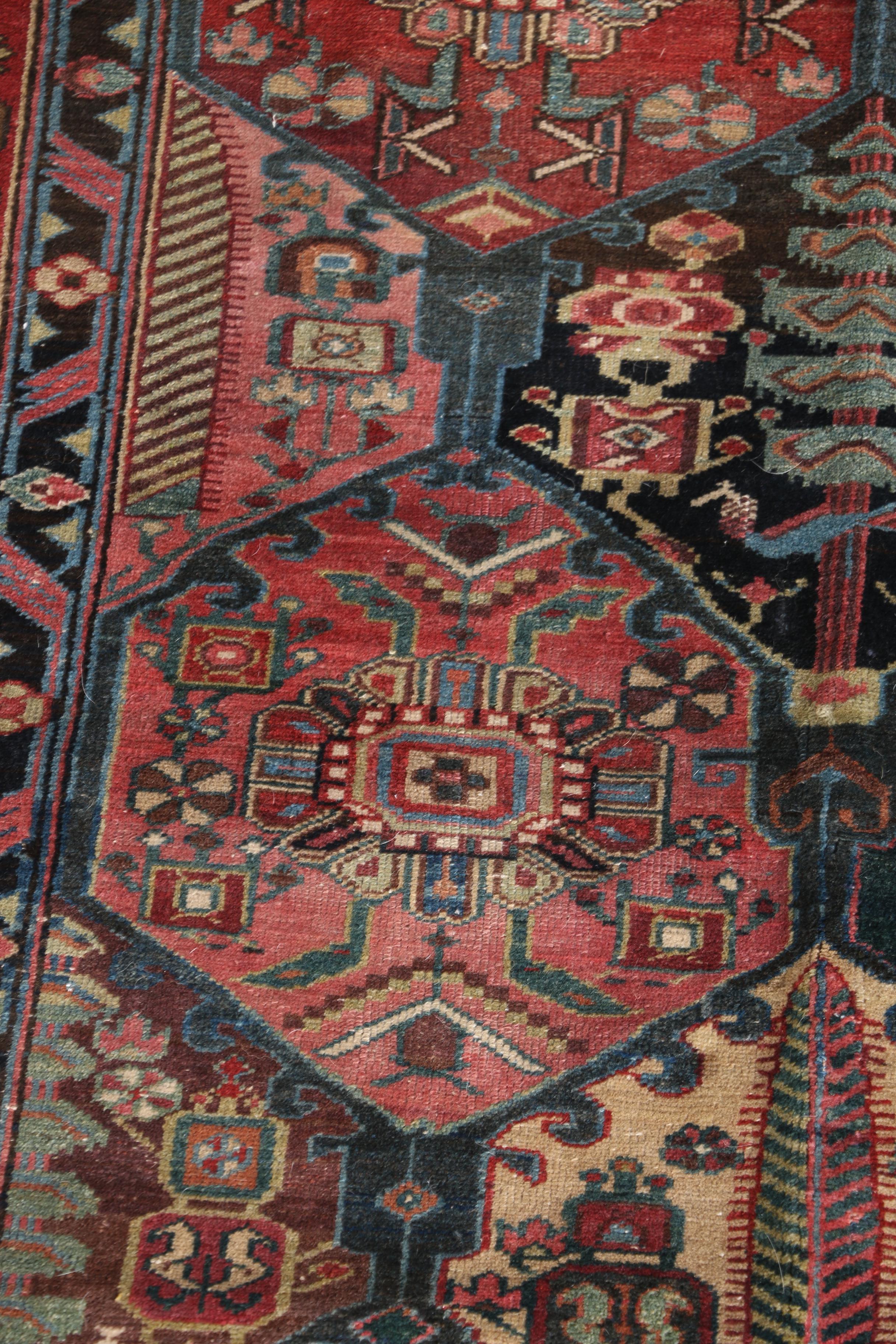 Outstanding Hand-Knotted Persian Bakhtiari Garden Rug