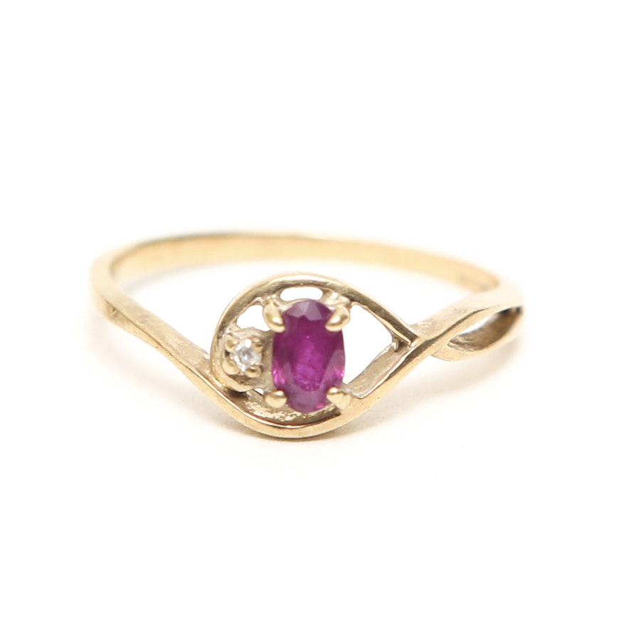 10KP Gold Ring with Diamond and Ruby