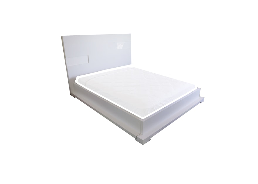 Modernist Style Queen Size Bed Frame From Cantoni