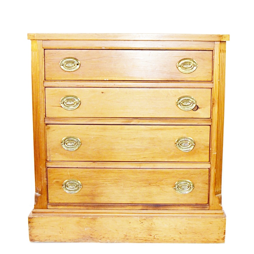 Vintage Hepplewhite Style Maple Chest of Drawers
