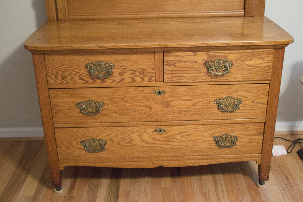 Antique Oak Chest of Drawers With Mirror