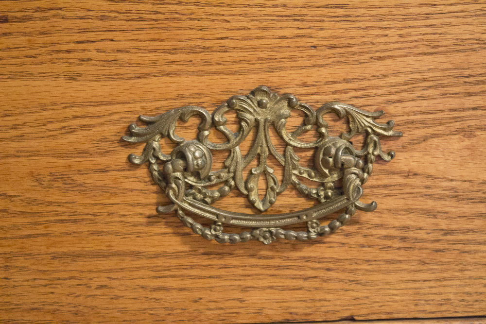 Antique Oak Chest of Drawers With Mirror