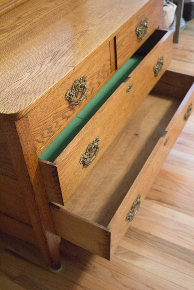 Antique Oak Chest of Drawers With Mirror