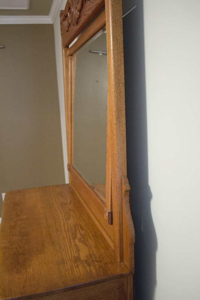 Antique Oak Chest of Drawers With Mirror