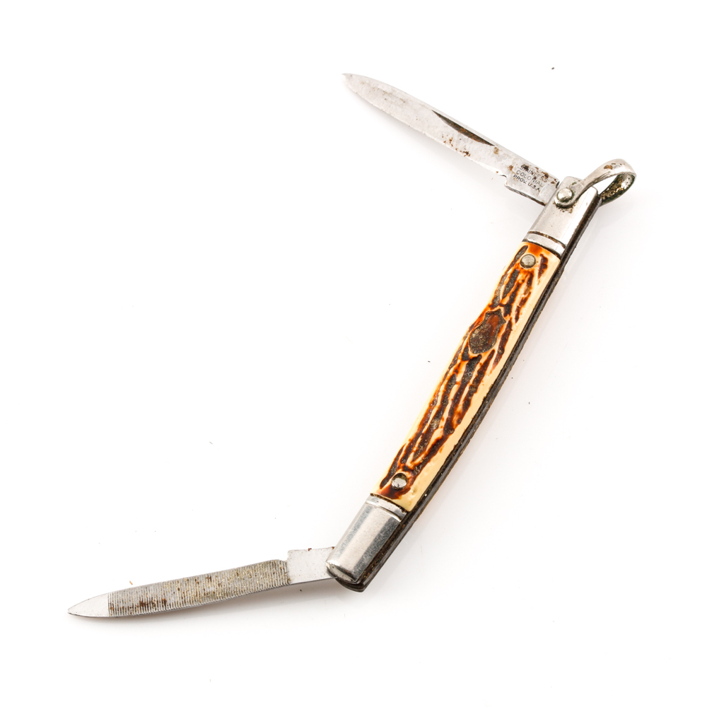 Group of 5 Various Pocket Knives Including a Remington Three Blade