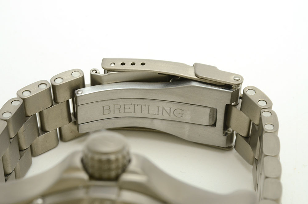 Men's Breitling Avenger Seawolf Titanium Diver 3,000m/10,000ft