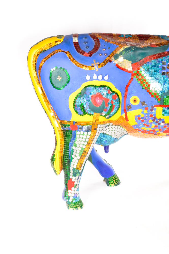 Life Sized Chicago 1999 "Cows on Parade"  named "Sacred Cow"