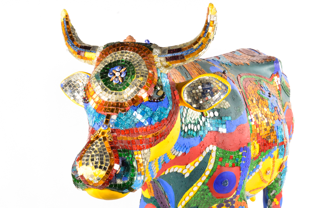 Life Sized Chicago 1999 "Cows on Parade"  named "Sacred Cow"