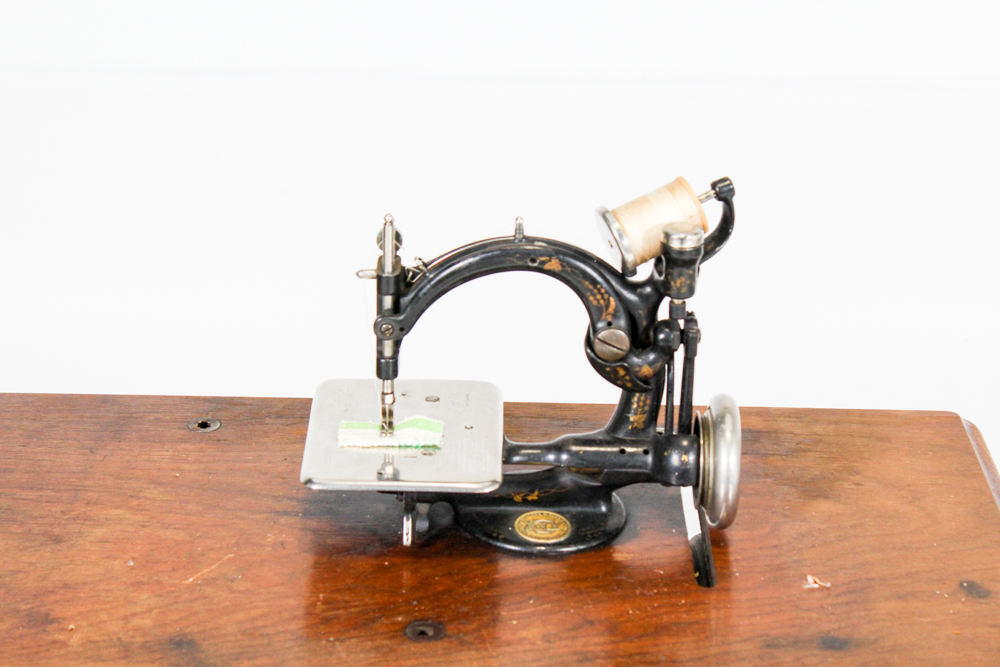 Antique  Wilcox & Gibbs Sewing Table and Machine