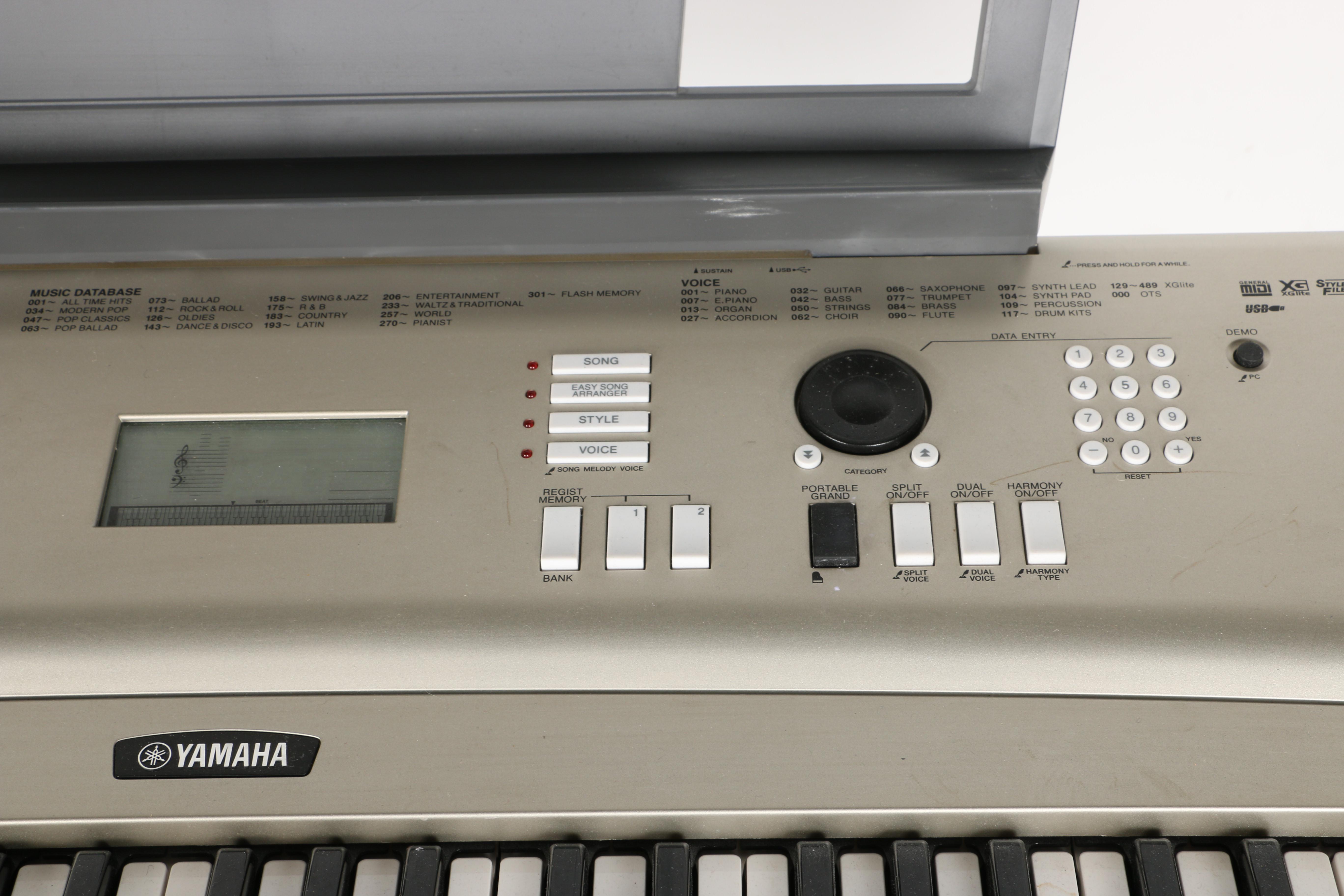 Yamaha Electronic Keyboard and Stand