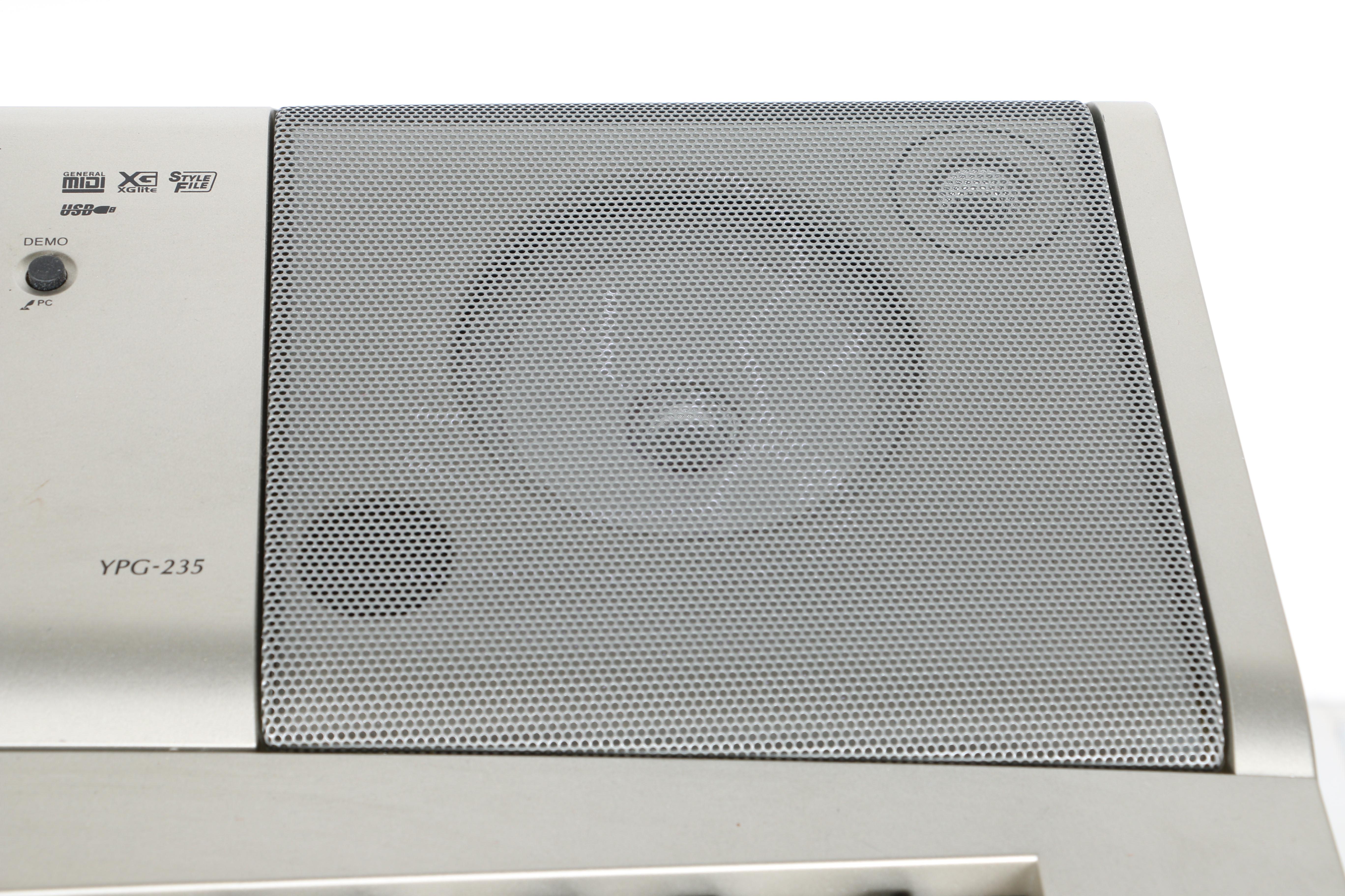 Yamaha Electronic Keyboard and Stand