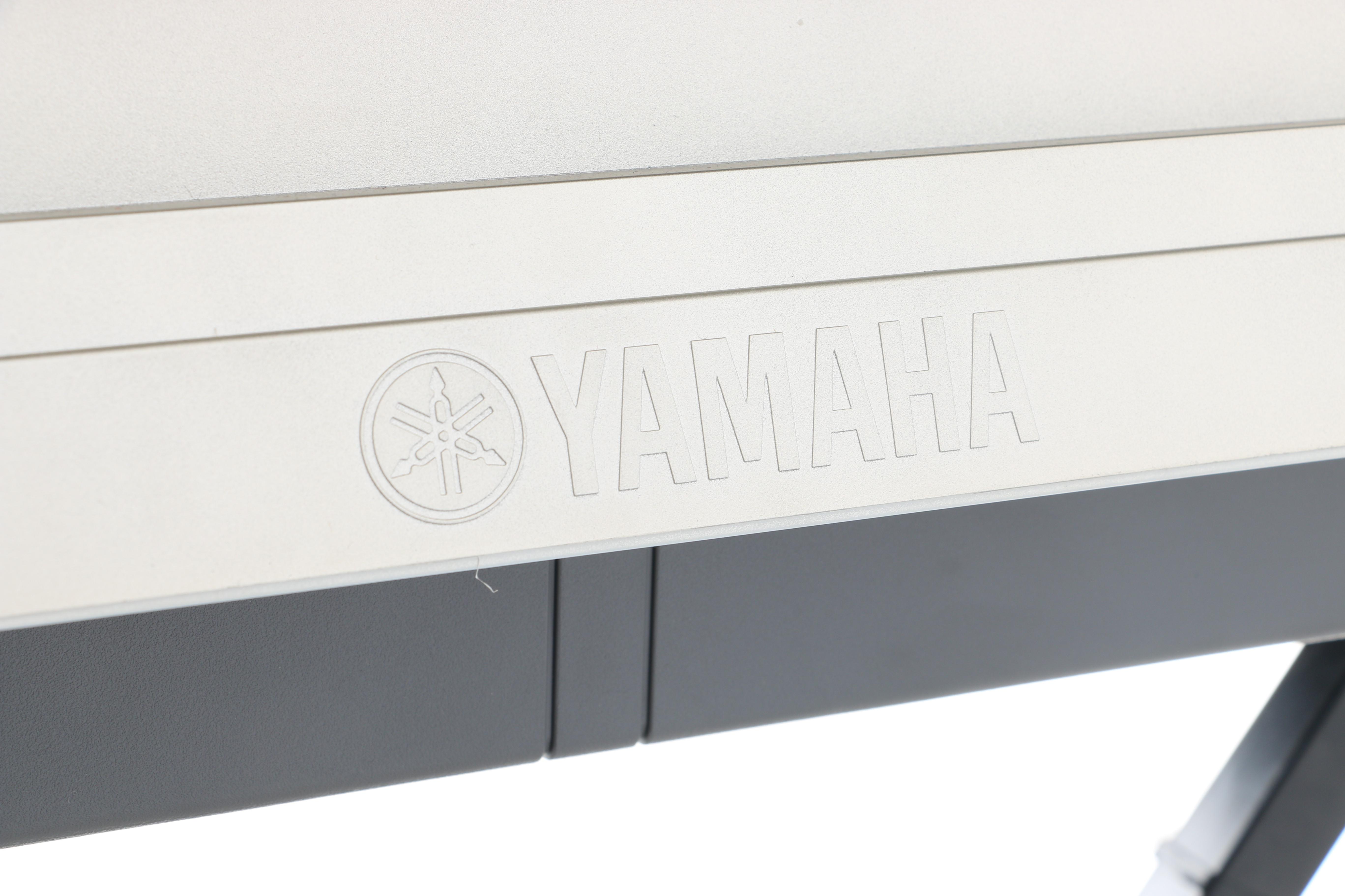 Yamaha Electronic Keyboard and Stand