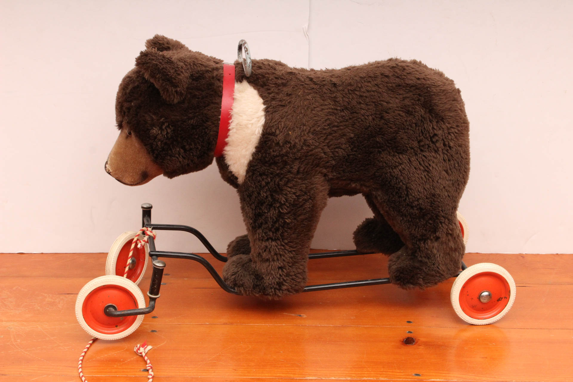 Vintage Steiff Bear on Wheels