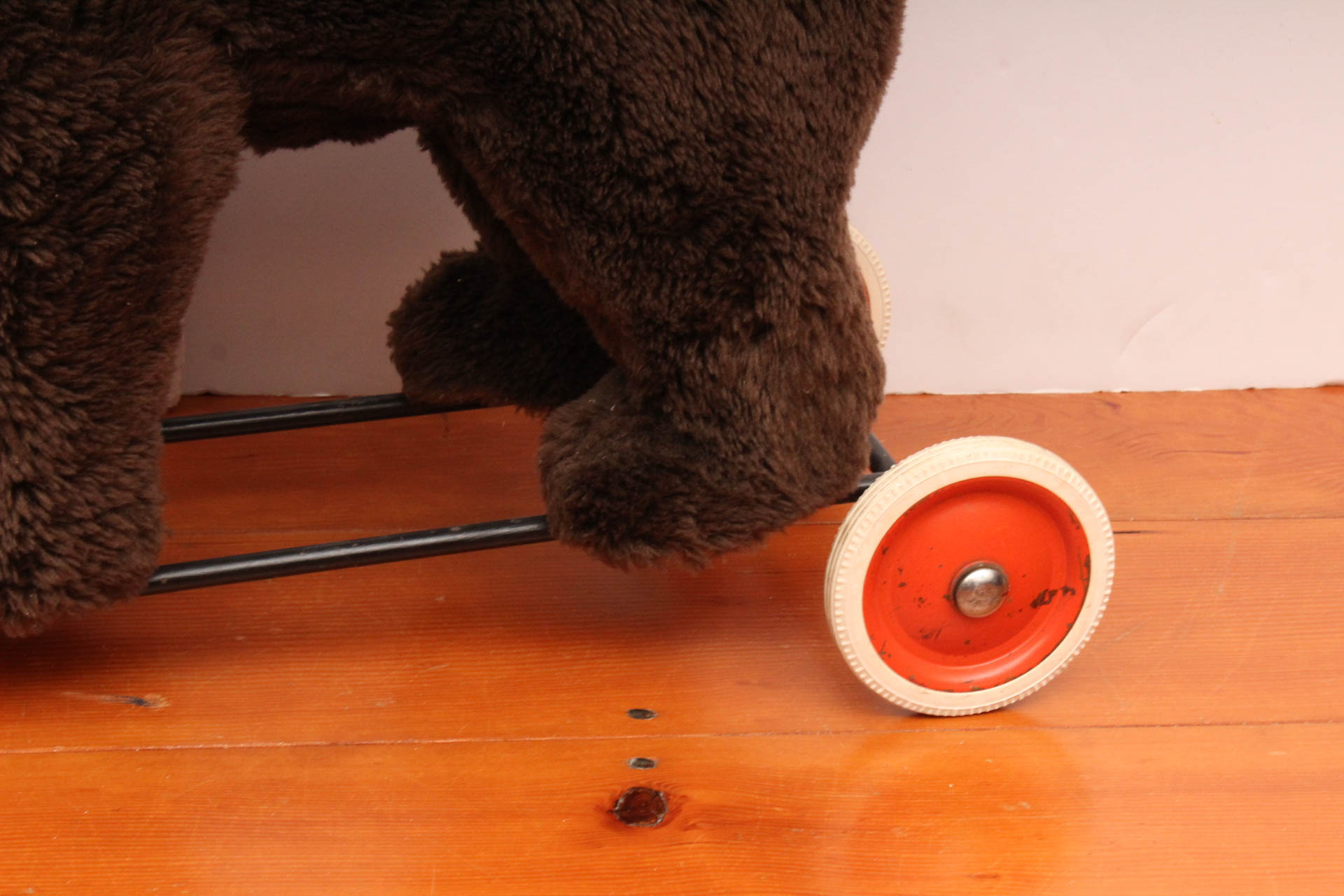 Vintage Steiff Bear on Wheels
