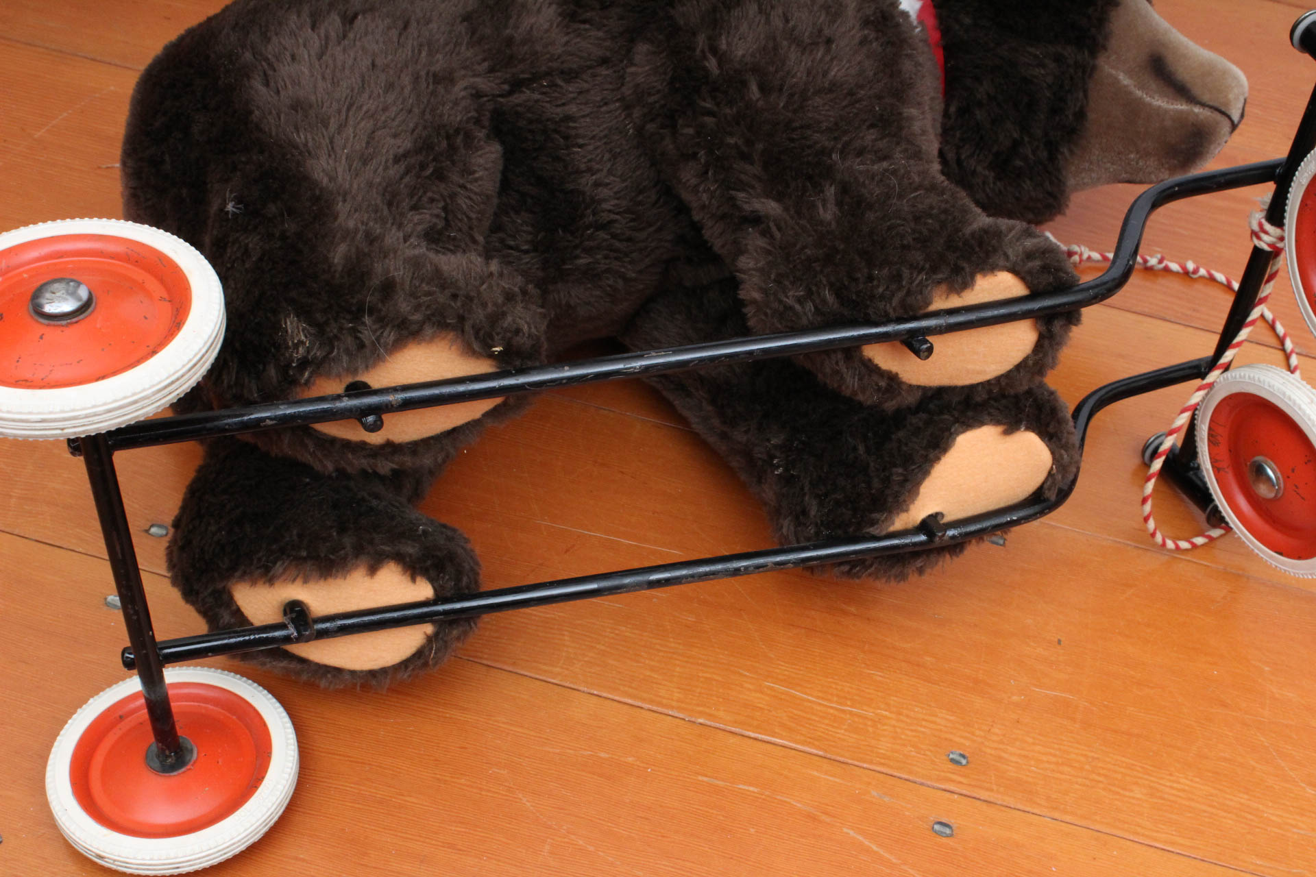 Vintage Steiff Bear on Wheels