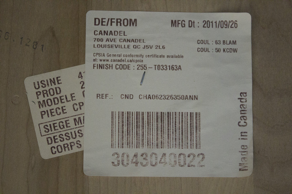 Canadel Farmhouse Style Dining Table with Benches and Chairs