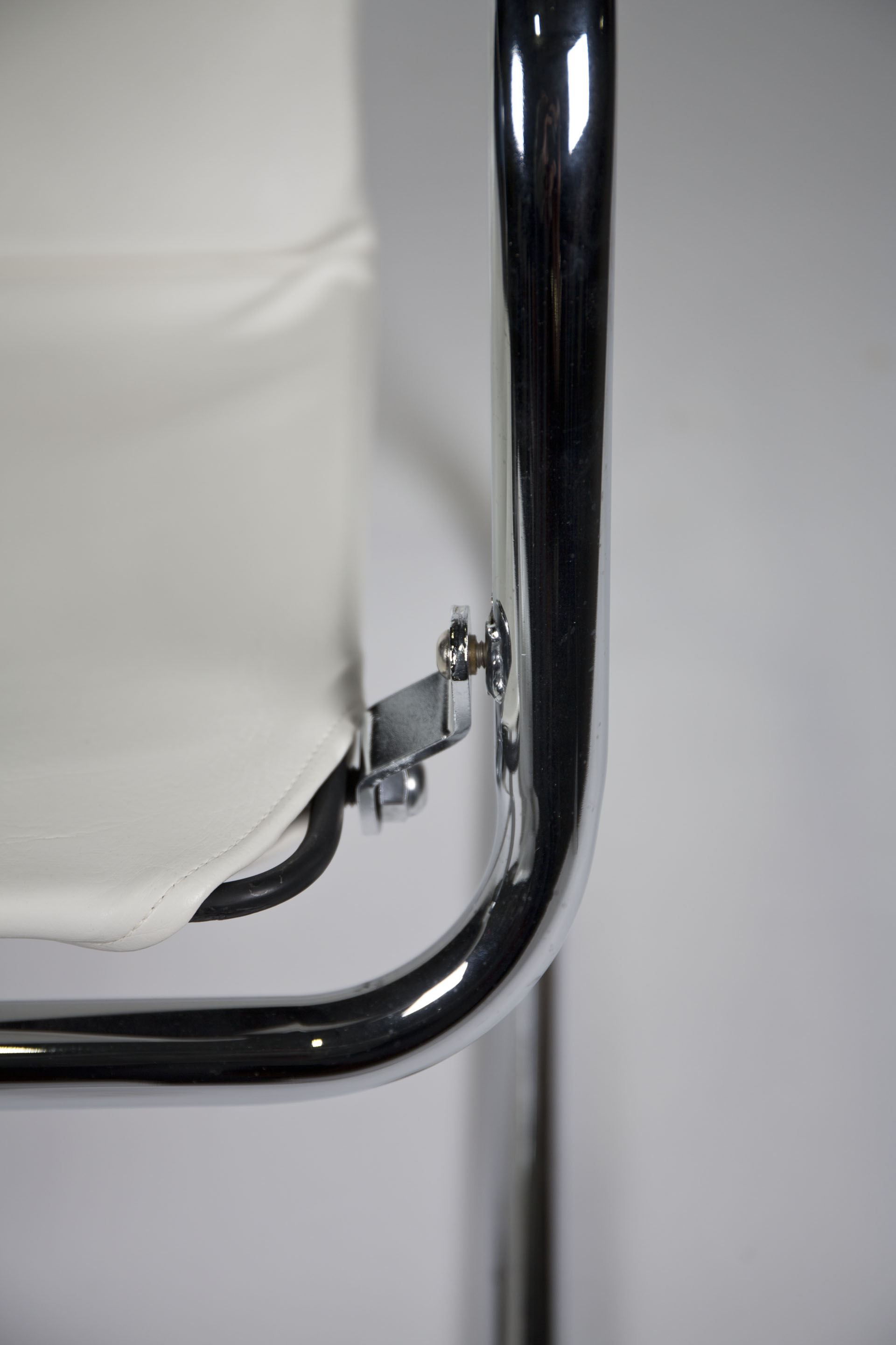 Mid Century Modern White Vinyl Lounge Chair