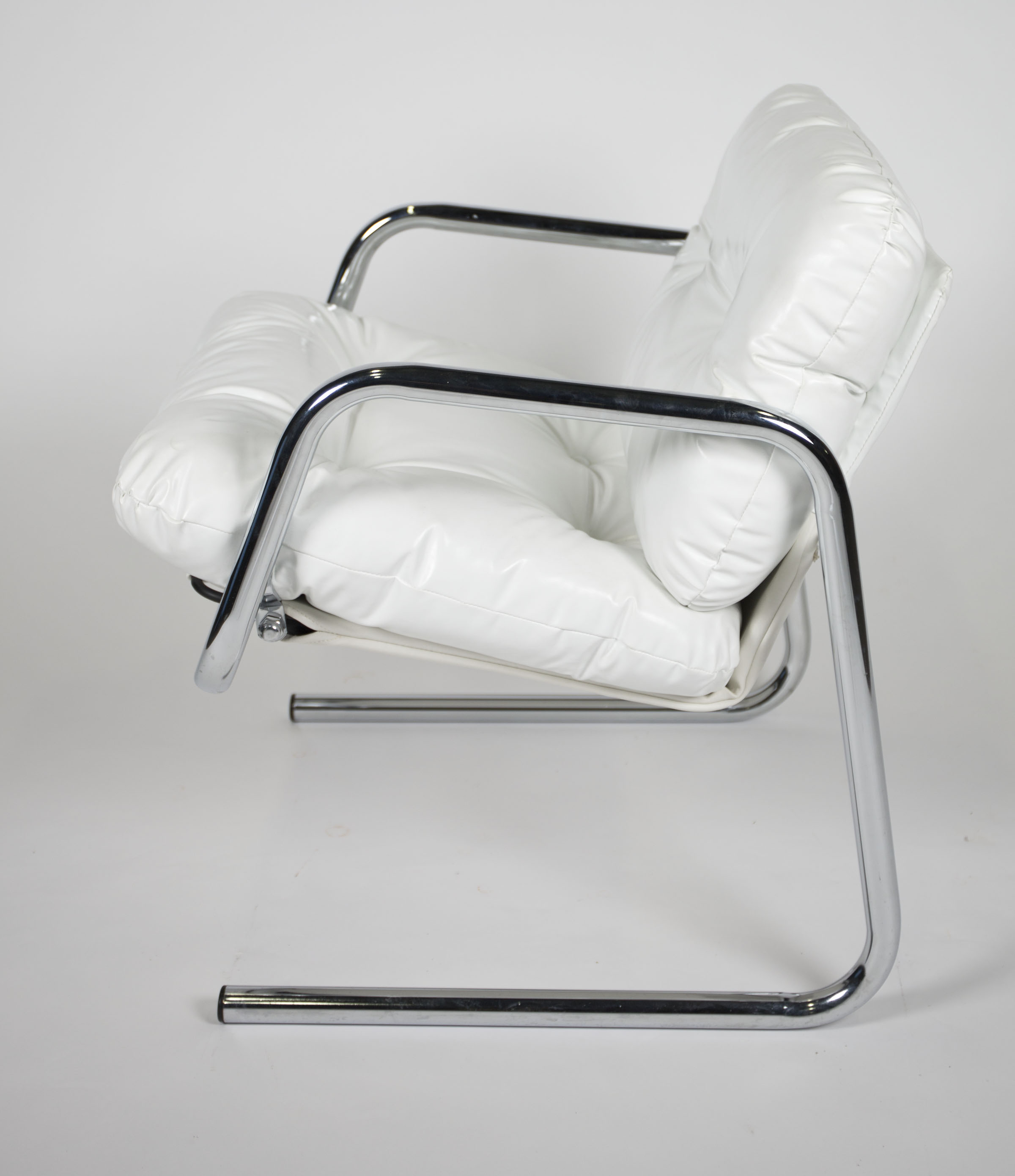 Mid Century Modern White Vinyl Lounge Chair