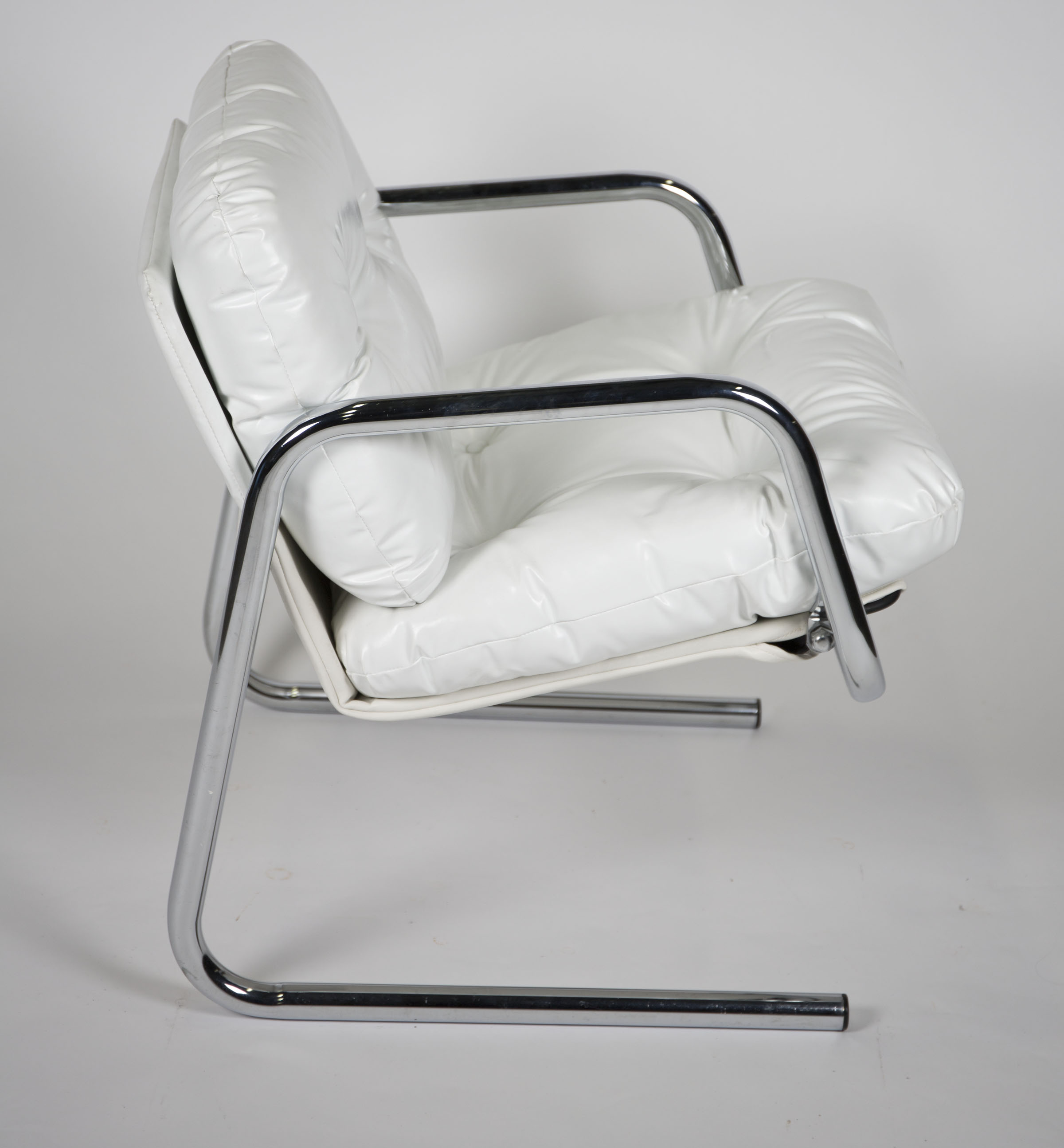 Mid Century Modern White Vinyl Lounge Chair