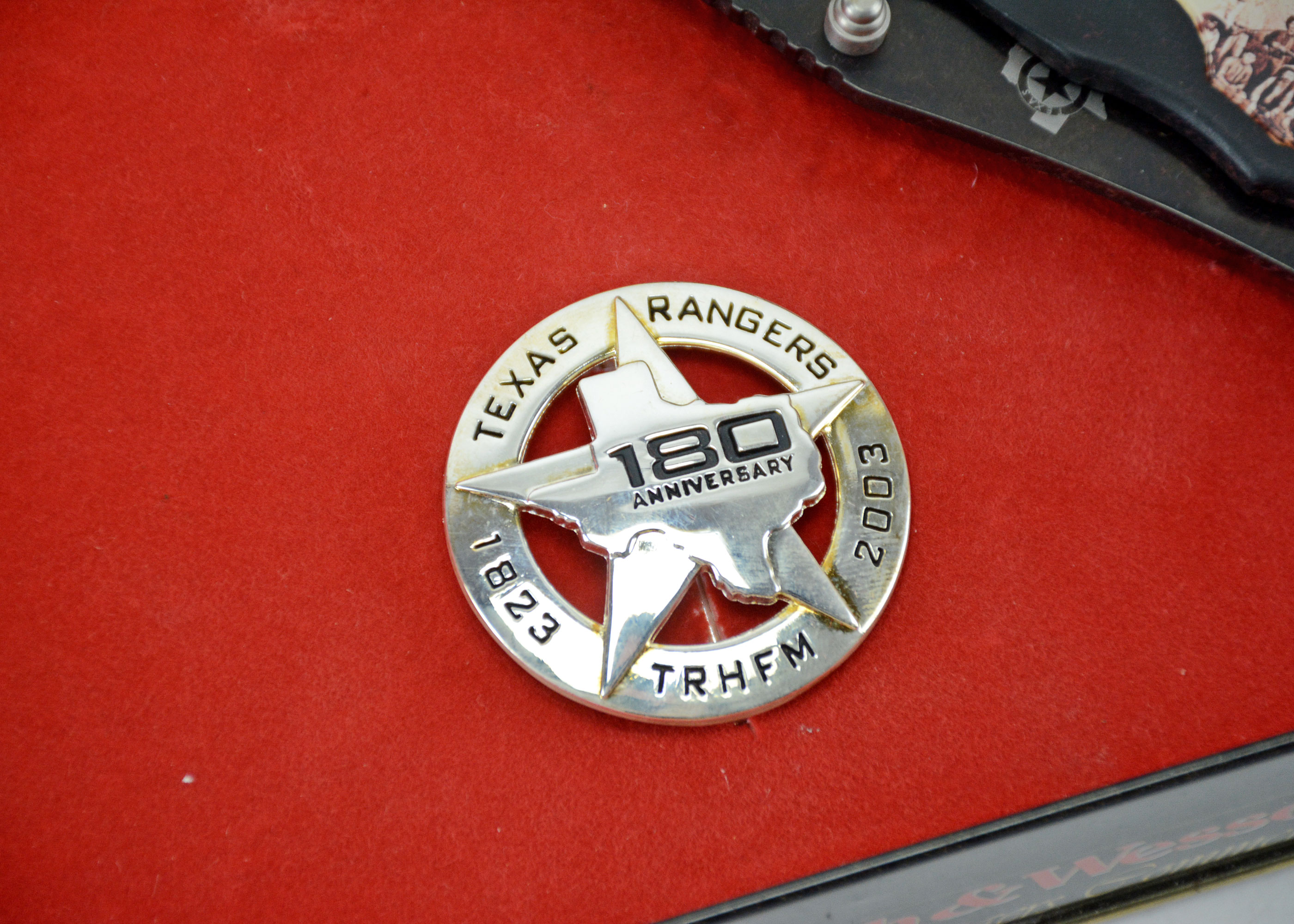 Smith & Wesson Texas Rangers Knife and The American Farmer Knife Set