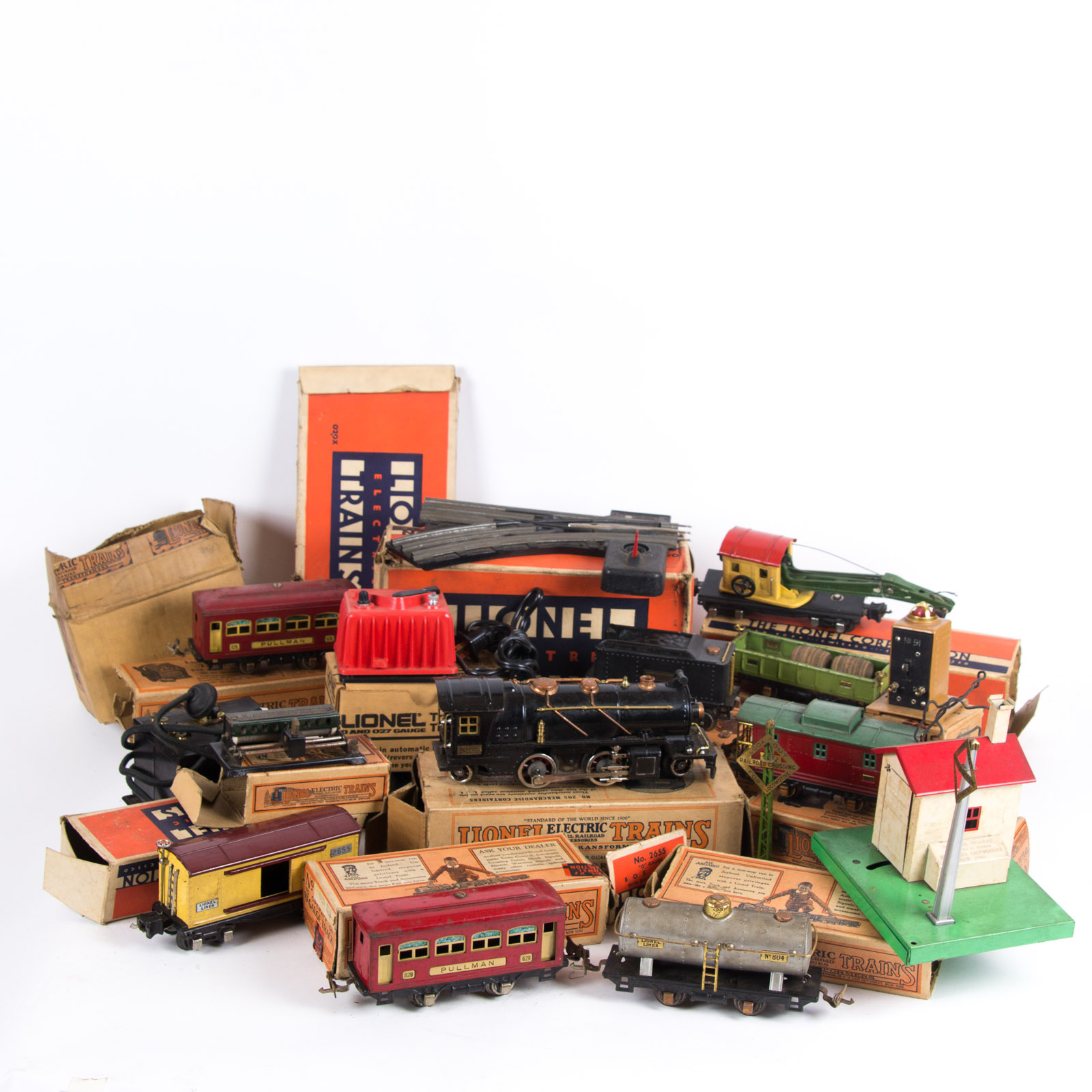 Pre and Post War Lionel Train Set with Original Boxes