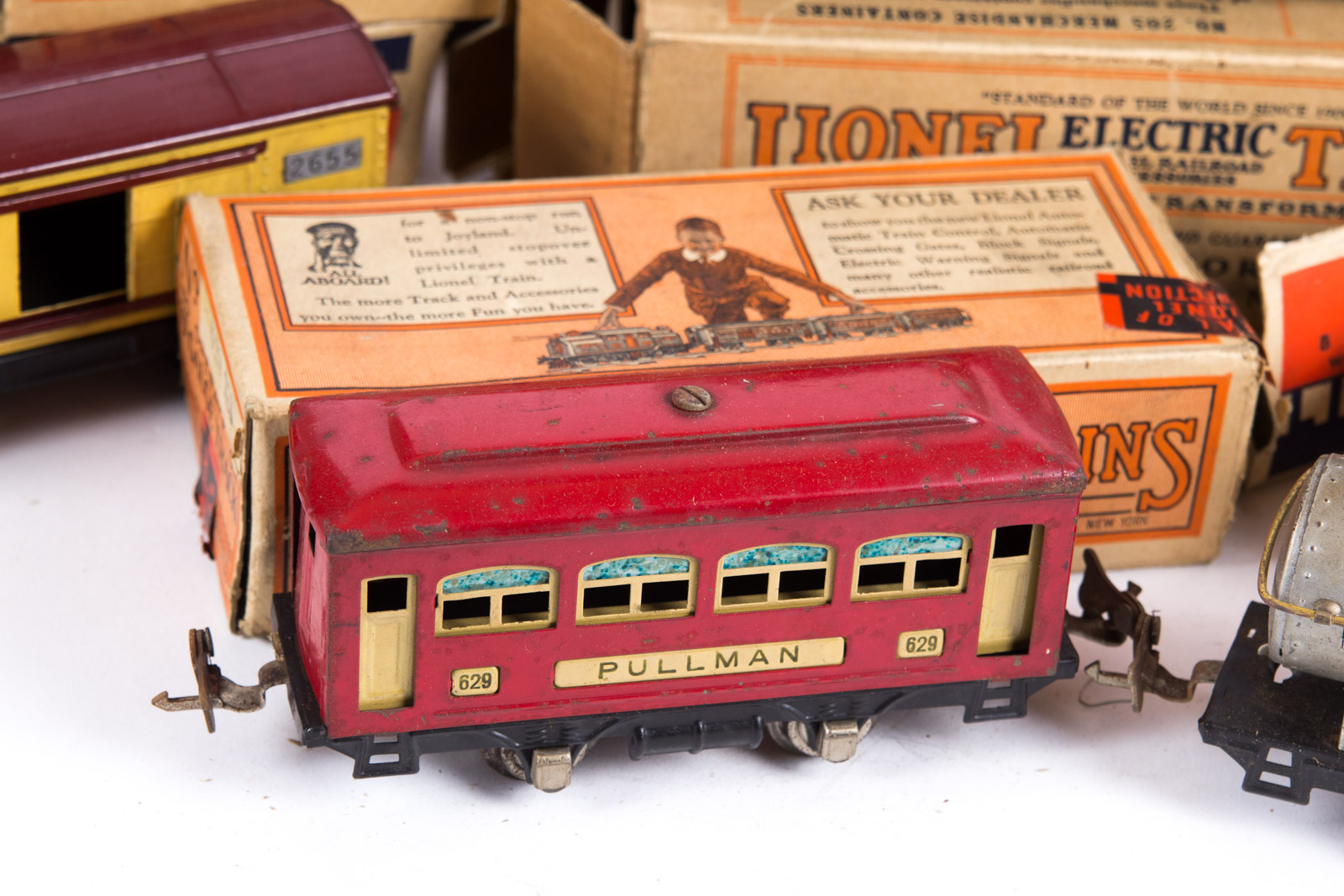 Pre and Post War Lionel Train Set with Original Boxes