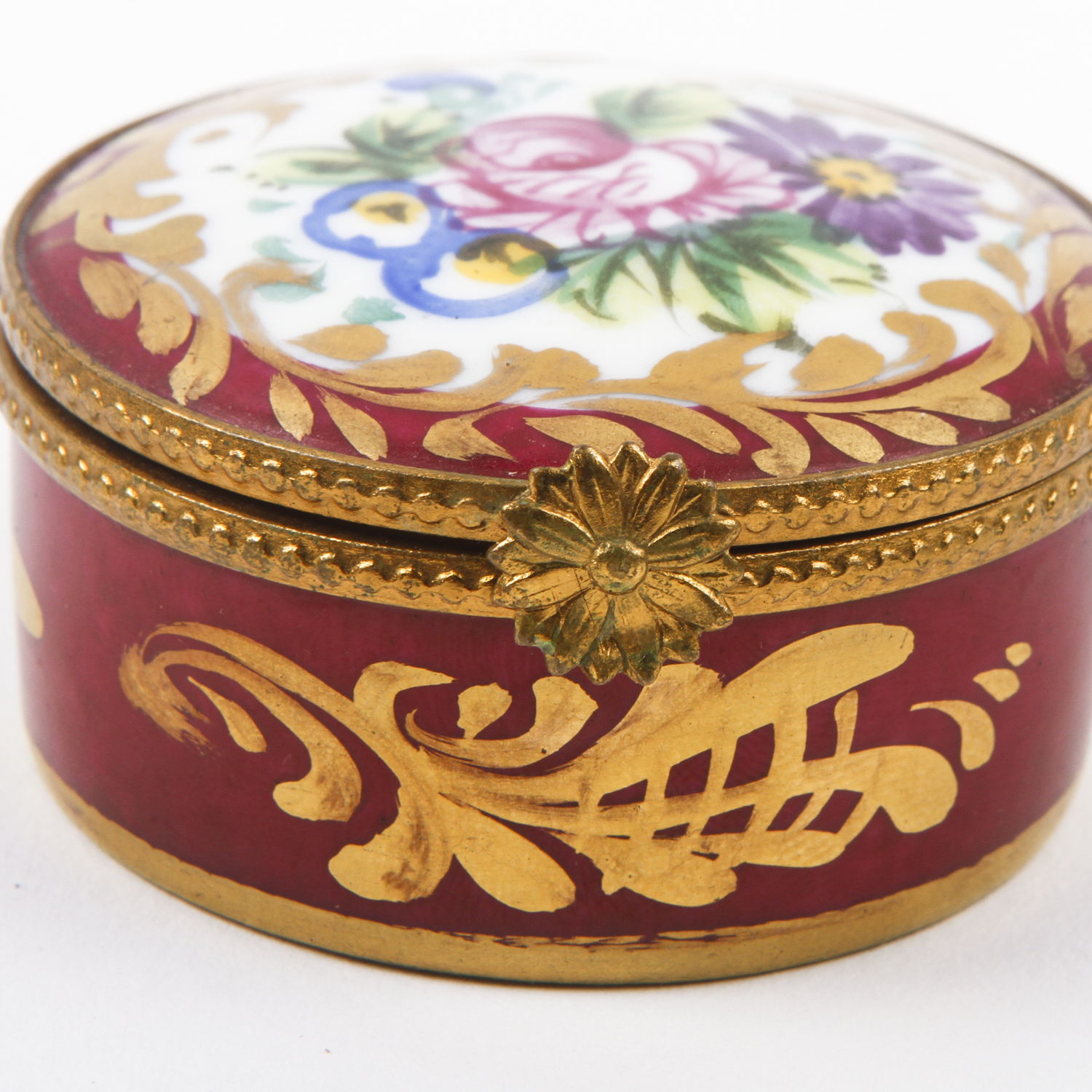 Limoges France Peint Main Porcelain Pill Box