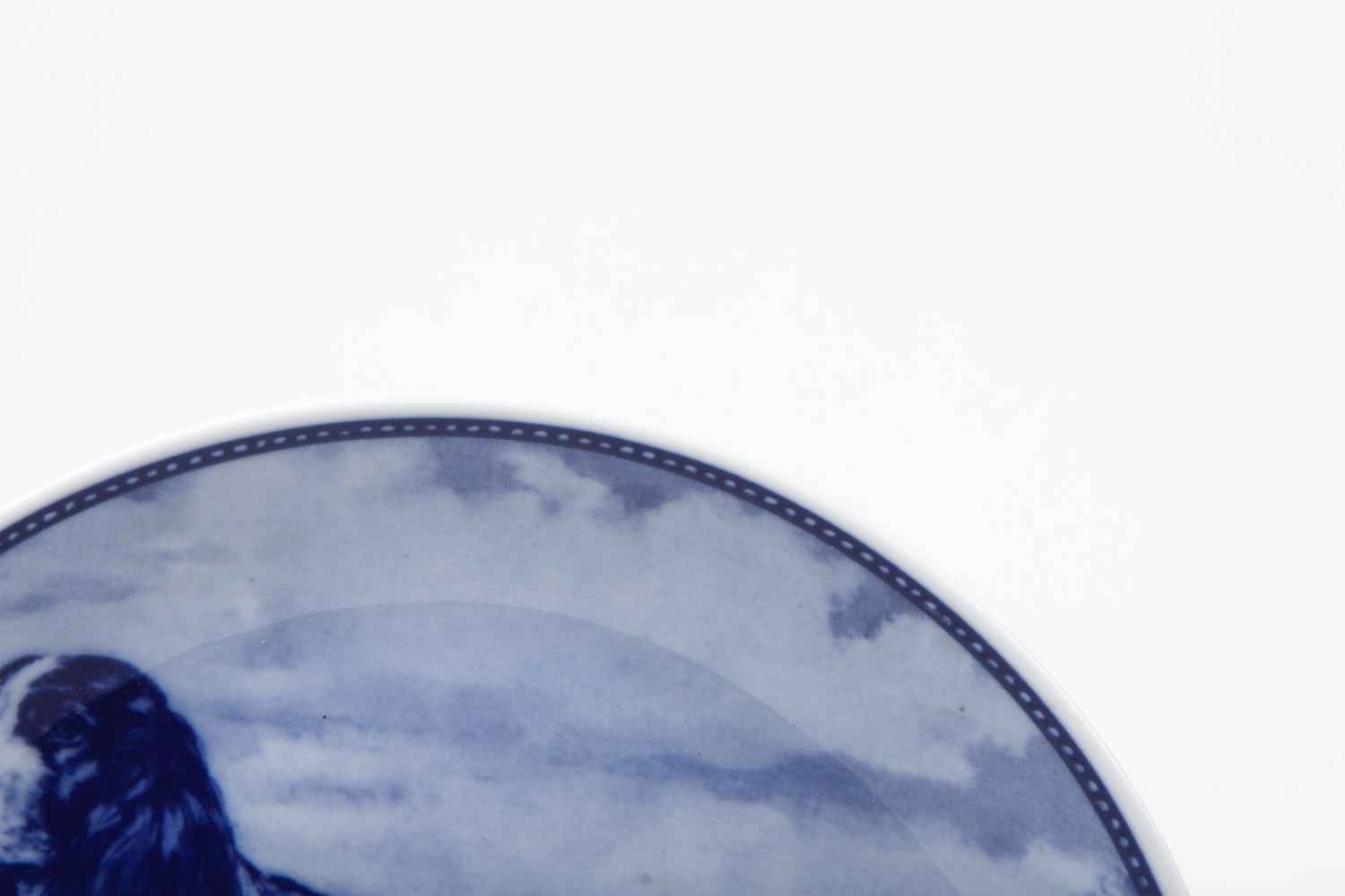 Ravn Porslin and Hundeplatte Decorative Porcelain Plates