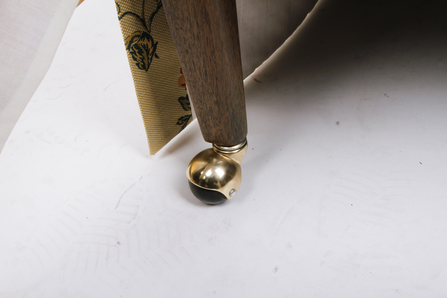 Tufted Armchair with Casters