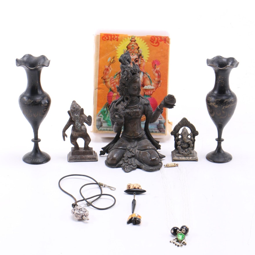 Hindu Statues and Decorations with Holi Powder Kit