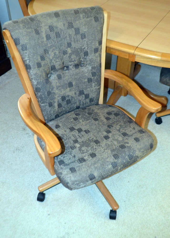 Oak Dinette Set With Casters