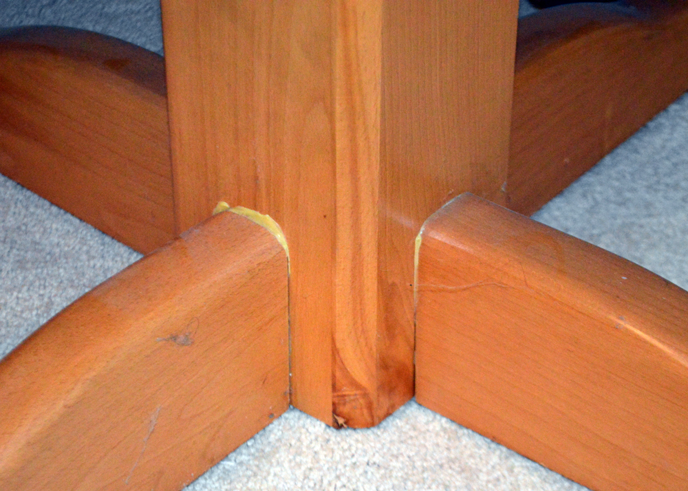 Oak Dinette Set With Casters