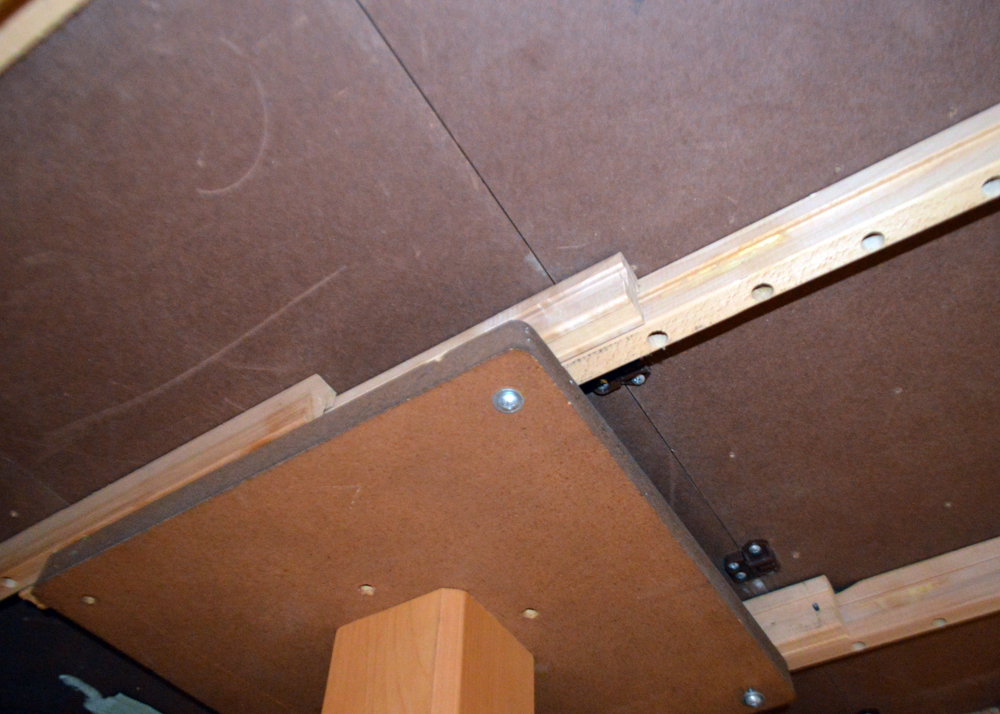 Oak Dinette Set With Casters