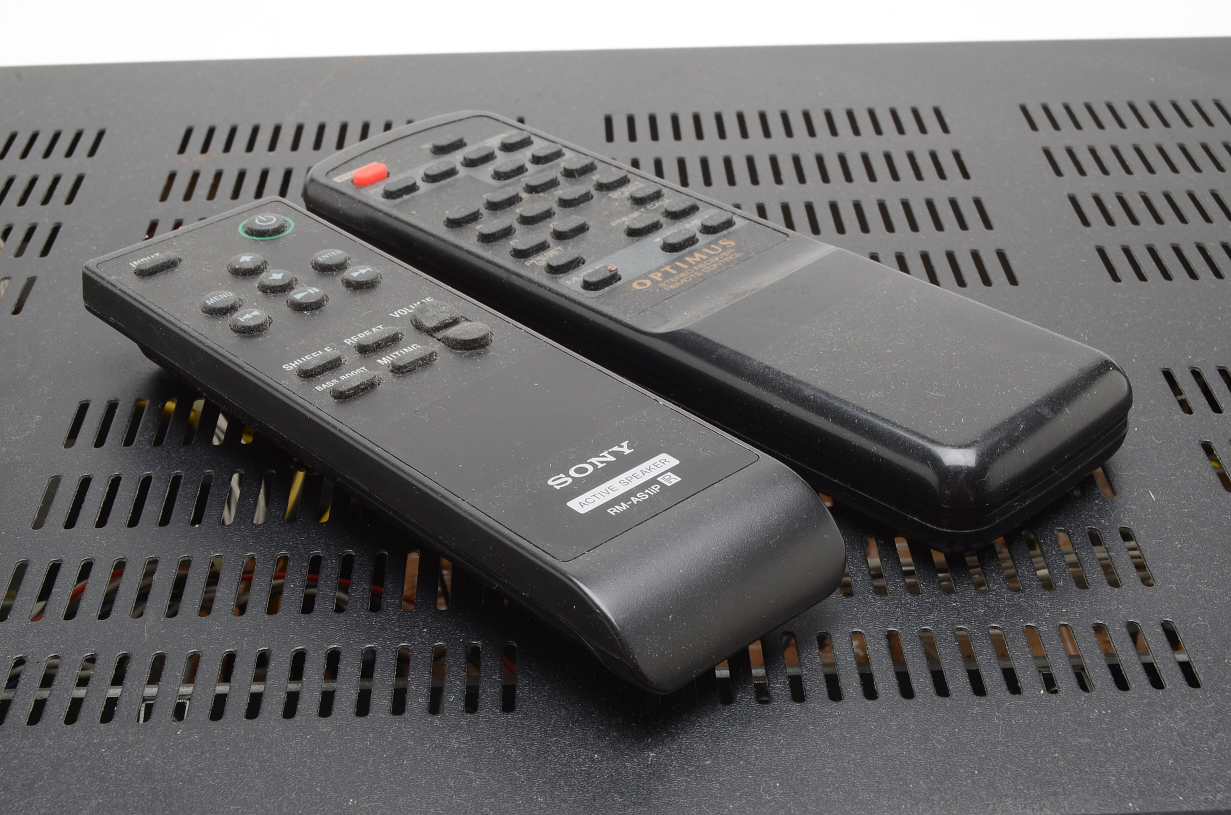 Optimus AM/FM Stereo Receiver