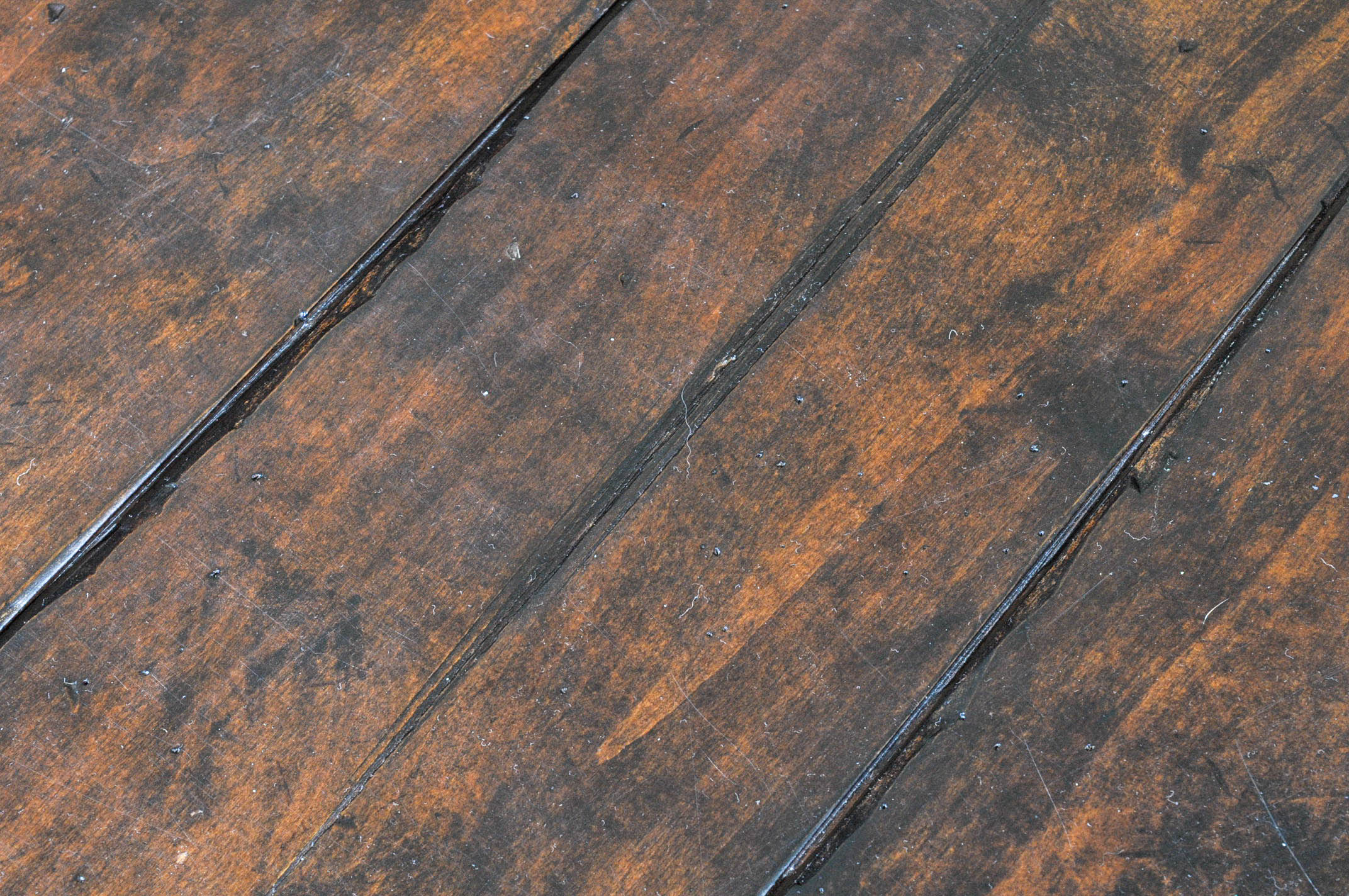 Round Plank Top Coffee Table With Scrolled Metal Frame