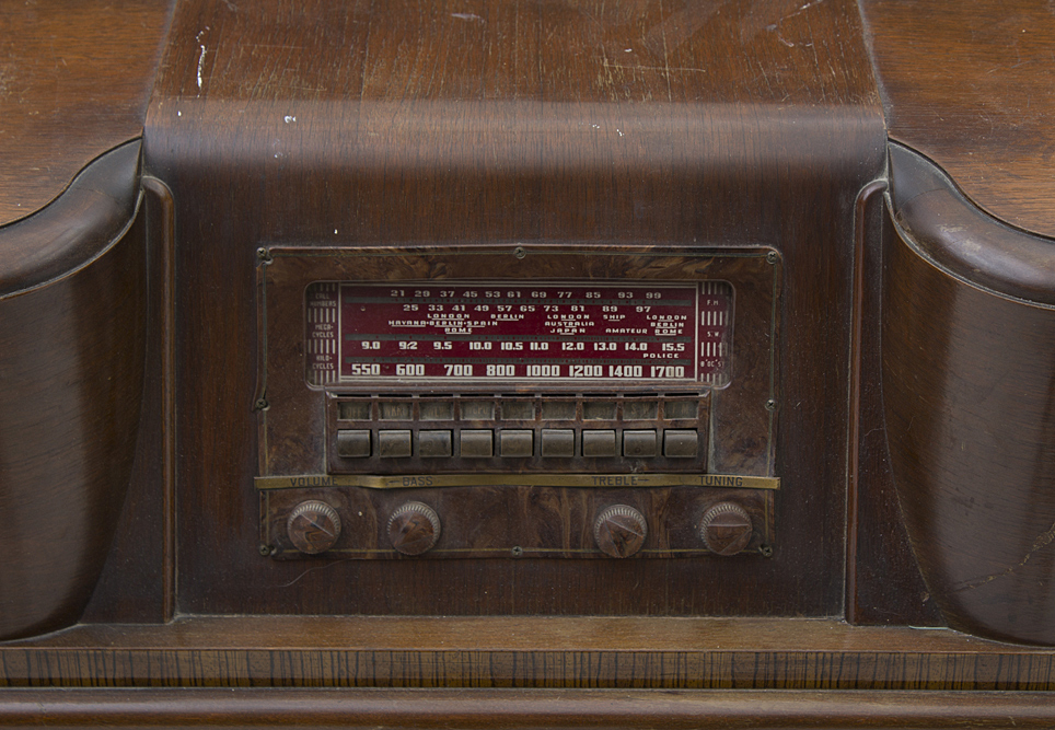 1941 Philco Model 42-390 Tube Radio