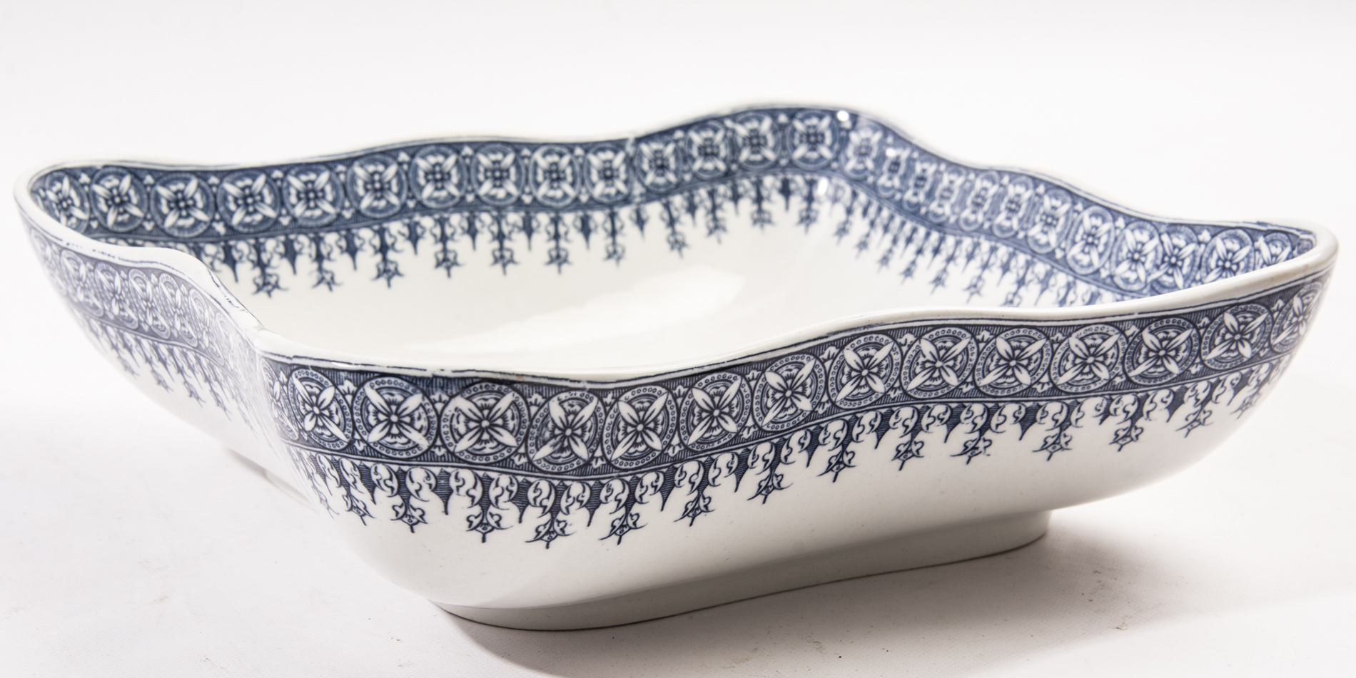 Early 20th Century Royal Worcester Jones McDuffee & Stratton Serving Bowl