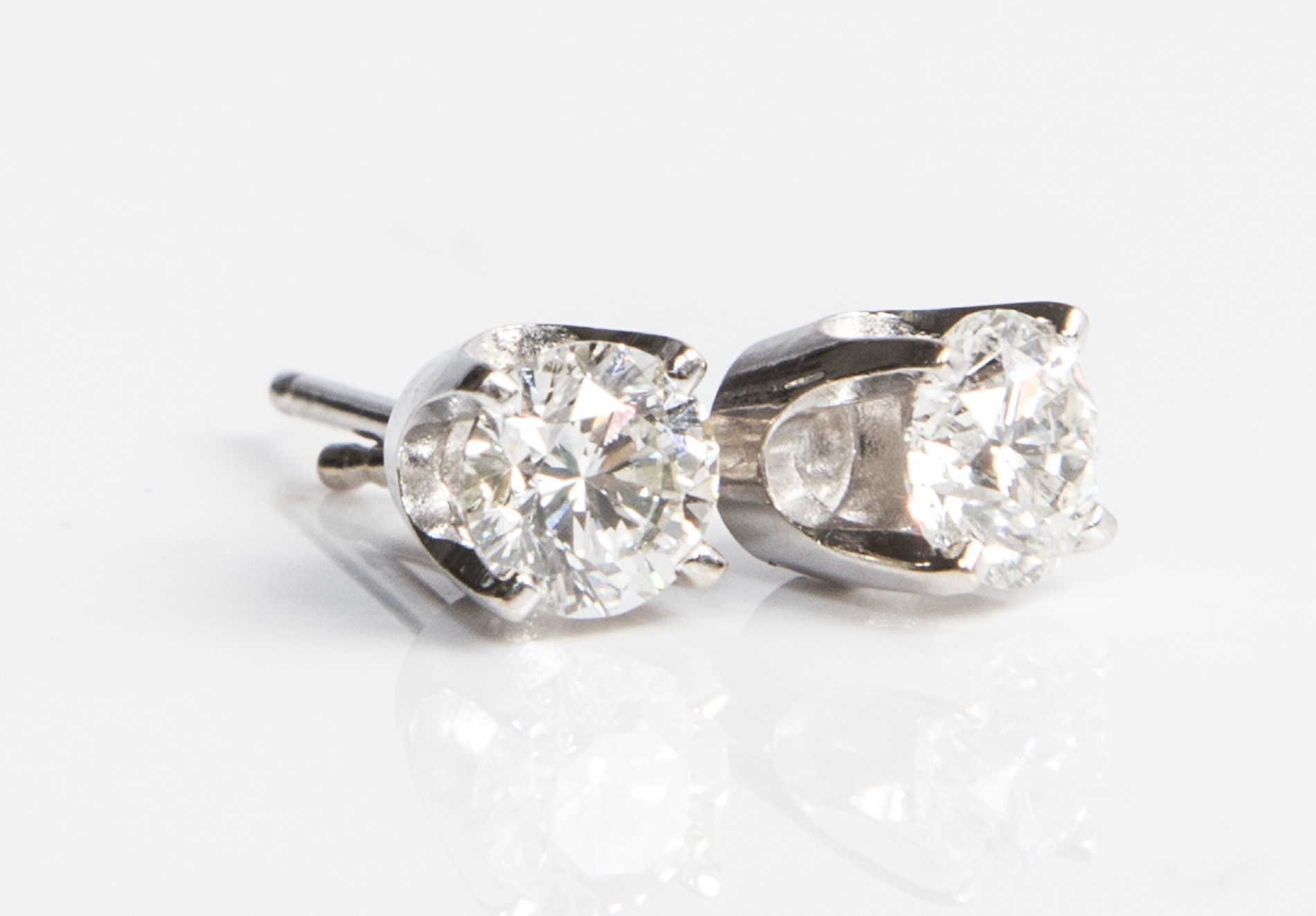 14K White Gold Diamond Stud Earrings