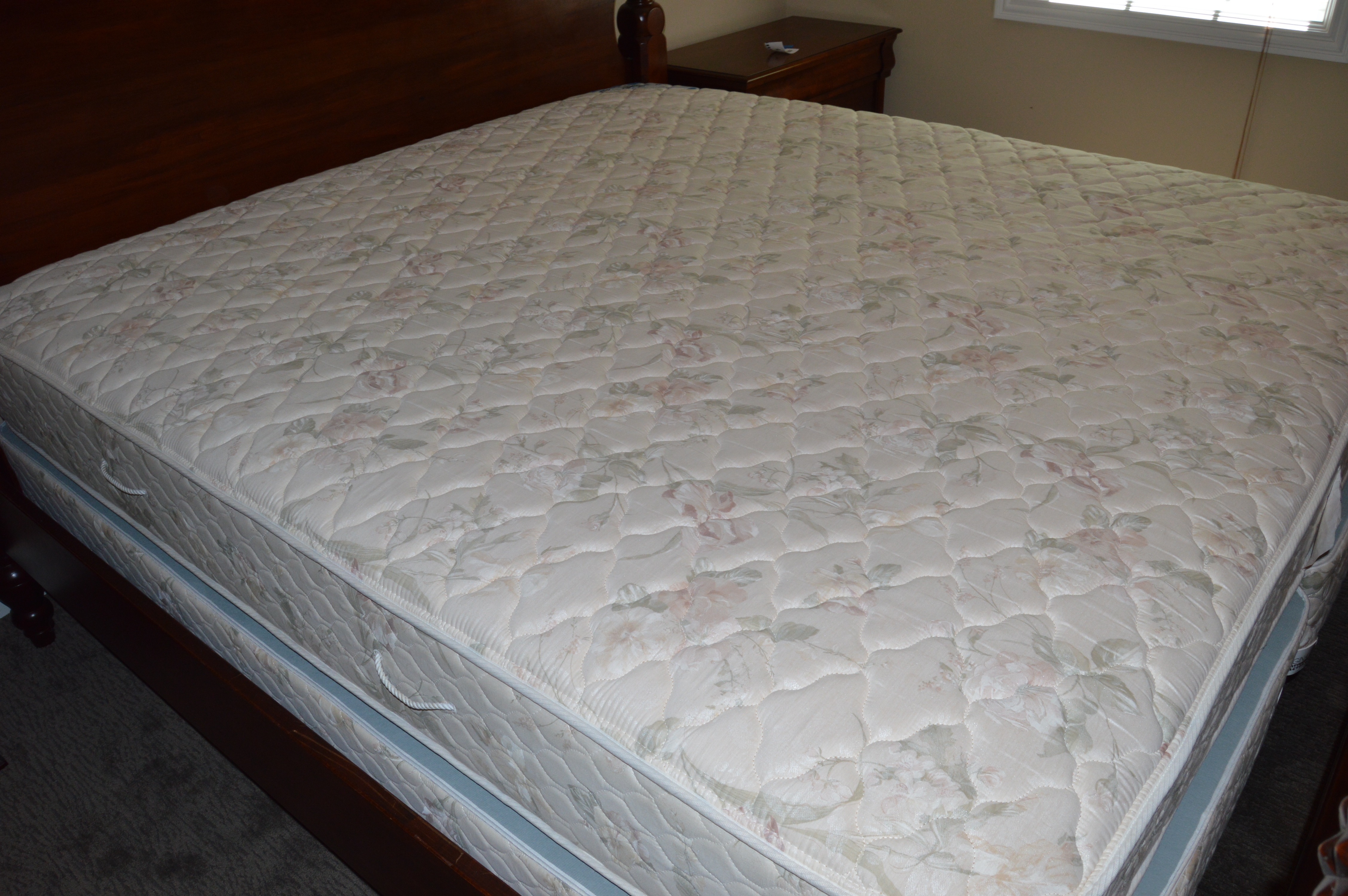 "Montego" King Size Canopy Bed Frame and Mattress by Ethan Allen