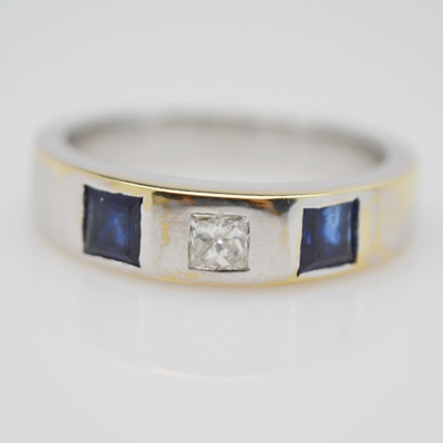 18K White Gold Diamond and Sapphire Ring