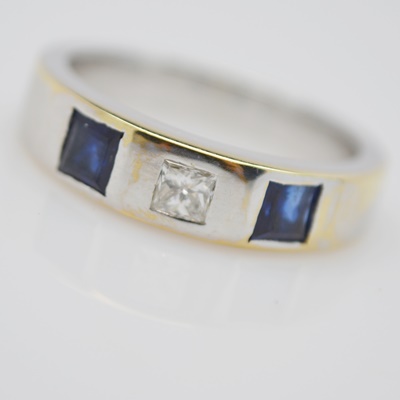 18K White Gold Diamond and Sapphire Ring