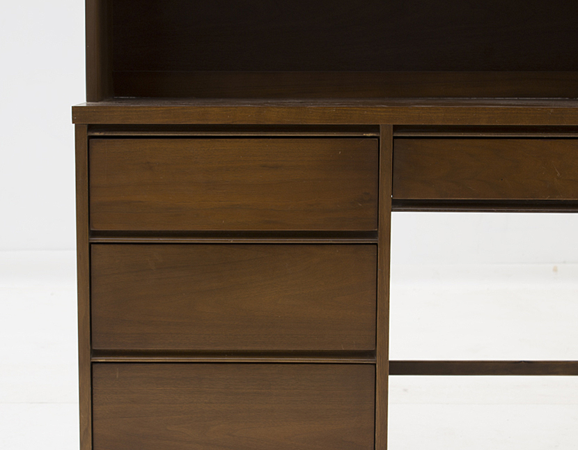 Mid Century Modern "PaceMaker" Desk by Broyhill With Chair