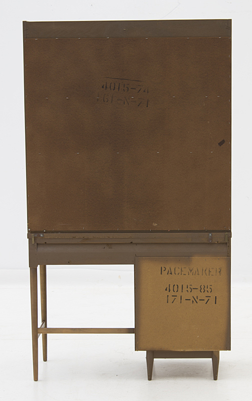 Mid Century Modern "PaceMaker" Desk by Broyhill With Chair
